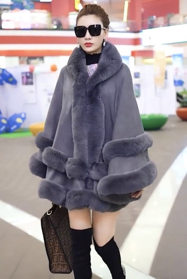 Women's Oversized Poncho Faux Fur Cape Coat