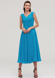 Dodger Blue V Neck Sleeveless Short Bridesmaid Dress