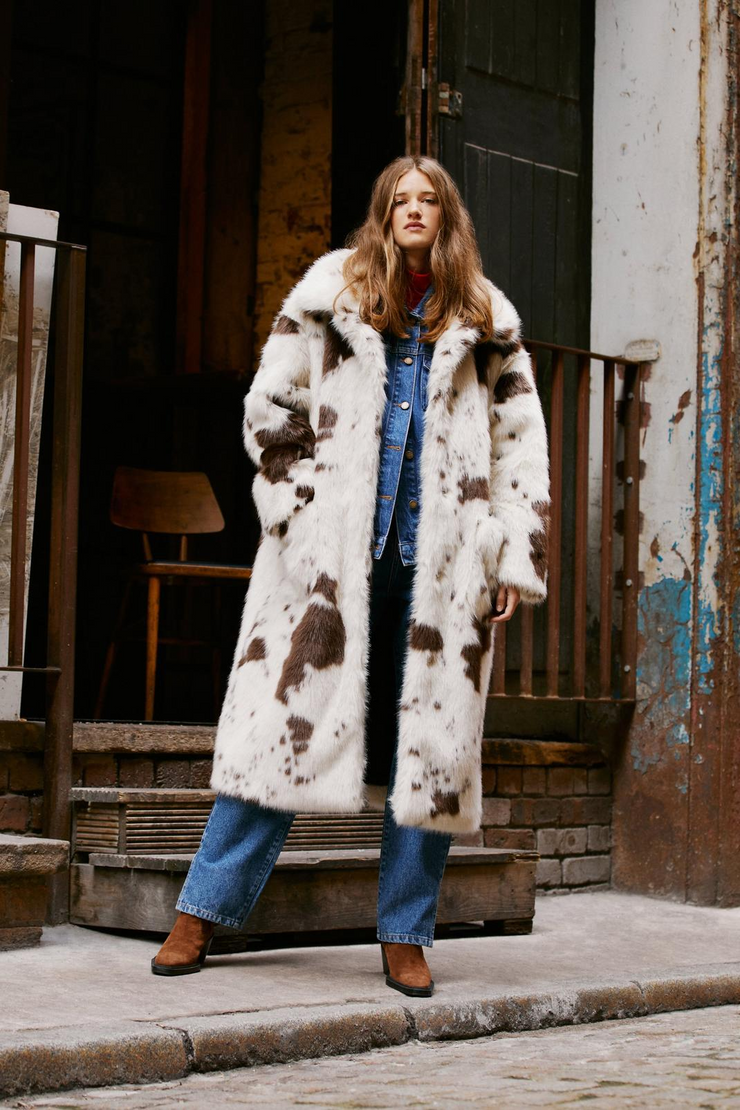 Turndown Collar Oversized Animal Print Fur Coat