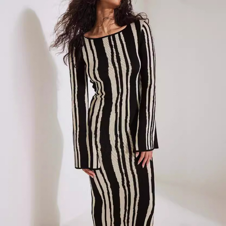 Contrast Stripe Round Neck Knit Maxi Dress