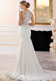 Simple Mermaid Bateau Neck Sleeveless Lace Appliqued Traditional Wedding Dress